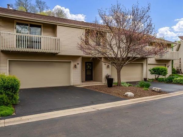 4673 HIGHPOINT Drive , Unit 60, Rockford, IL 61114