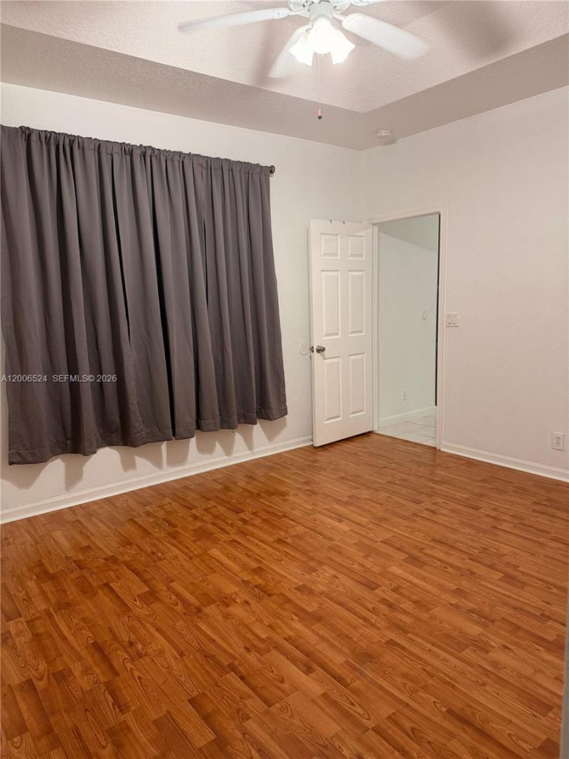 9040 NW 54th St , Sunrise, FL 33351 Photo