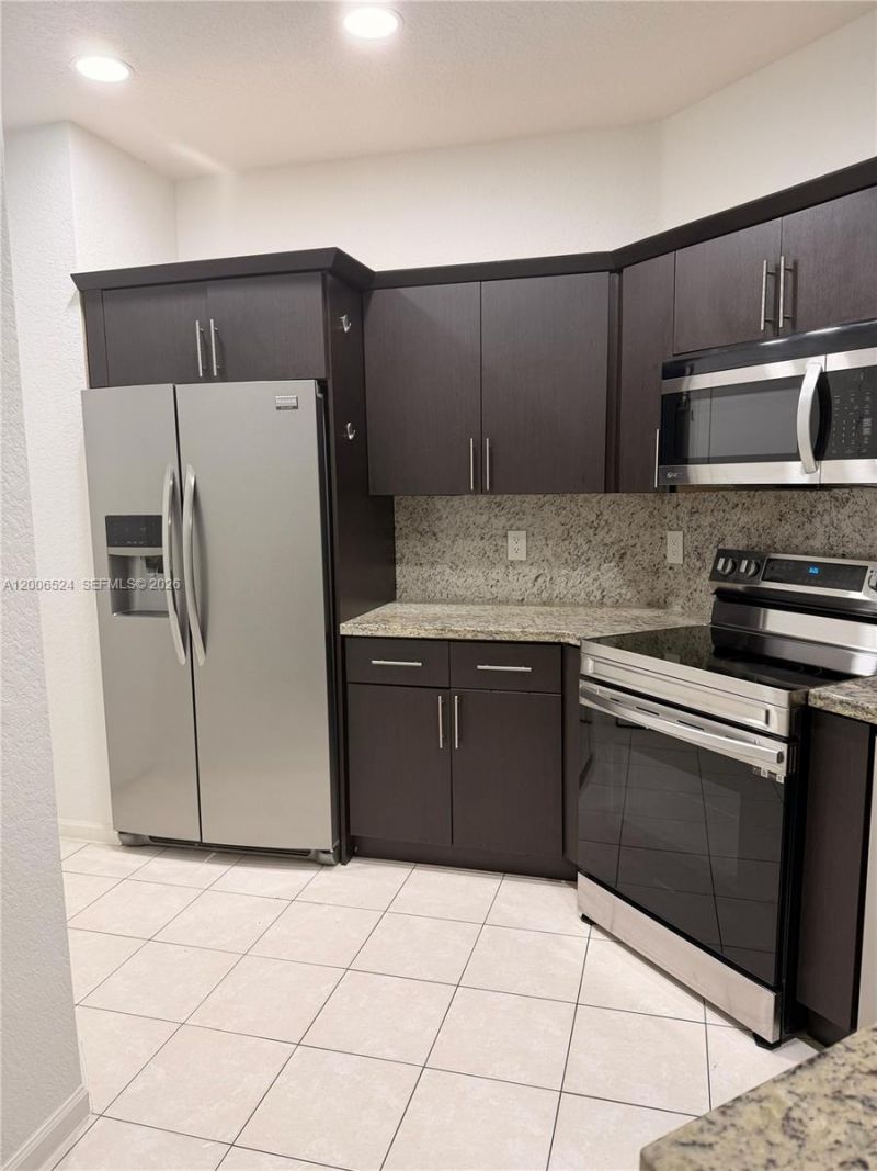 9040 NW 54th St , Sunrise, FL 33351 Photo