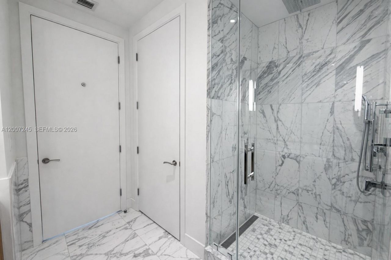 175 SE 25th Rd, Unit 1204, Miami, FL 33129 Photo