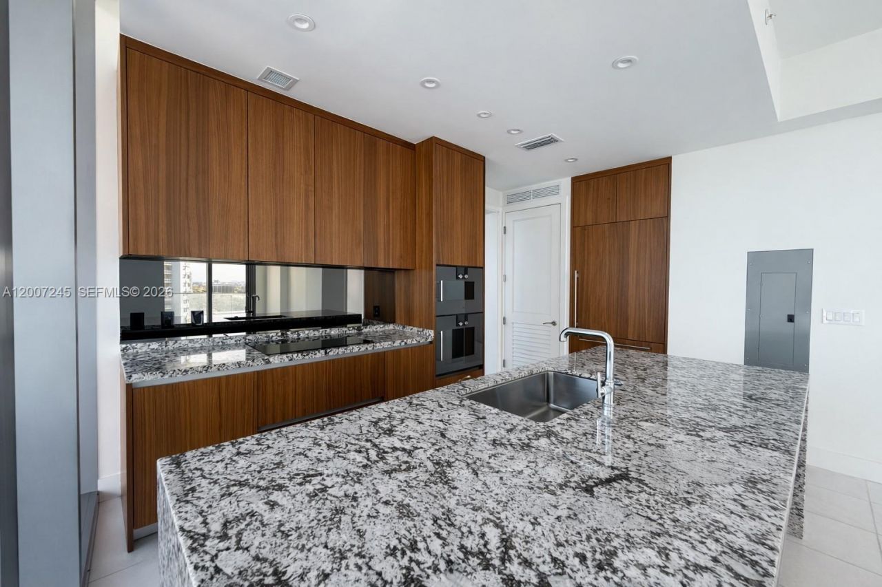 175 SE 25th Rd, Unit 1204, Miami, FL 33129 Photo