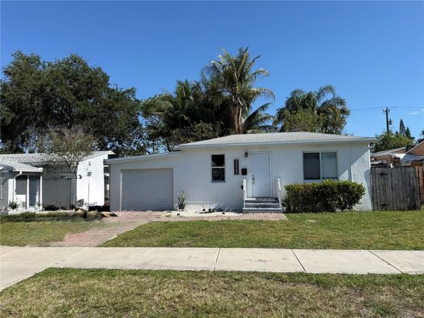 2323 Cleveland St , Hollywood, FL 33020