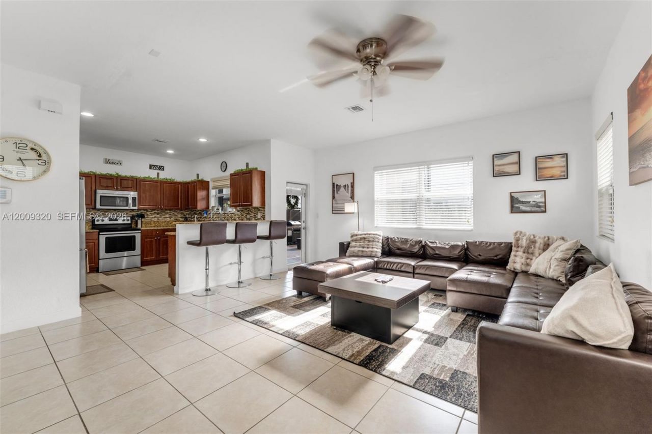 216 NE 36th Ter, Homestead, FL 33033 Photo