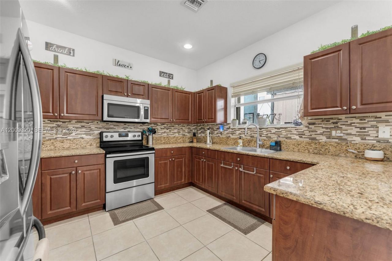 216 NE 36th Ter, Homestead, FL 33033 Photo