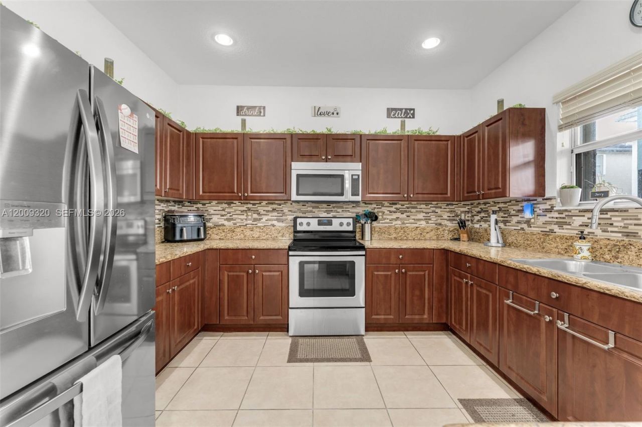 216 NE 36th Ter, Homestead, FL 33033 Photo