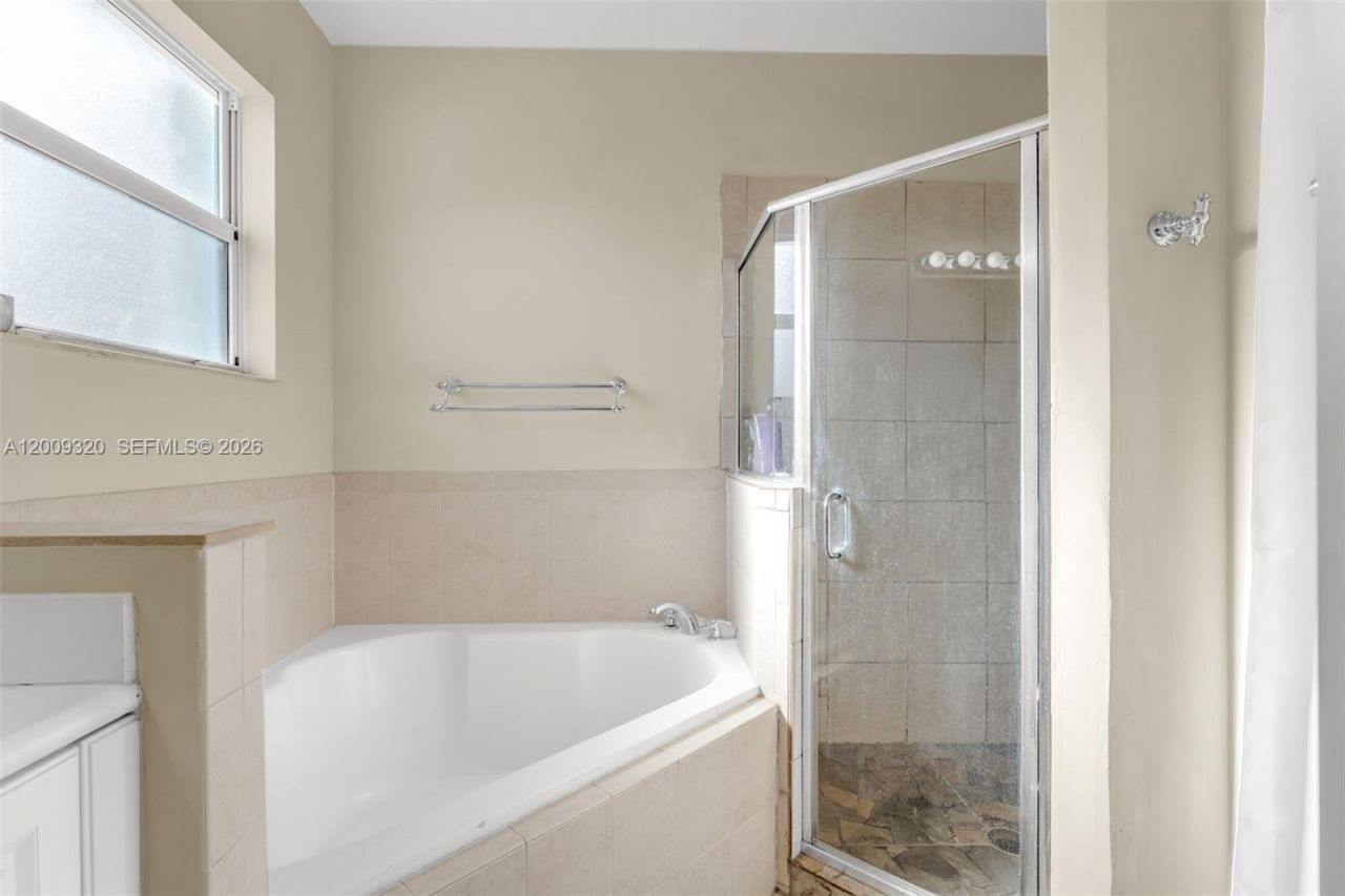 216 NE 36th Ter, Homestead, FL 33033 Photo