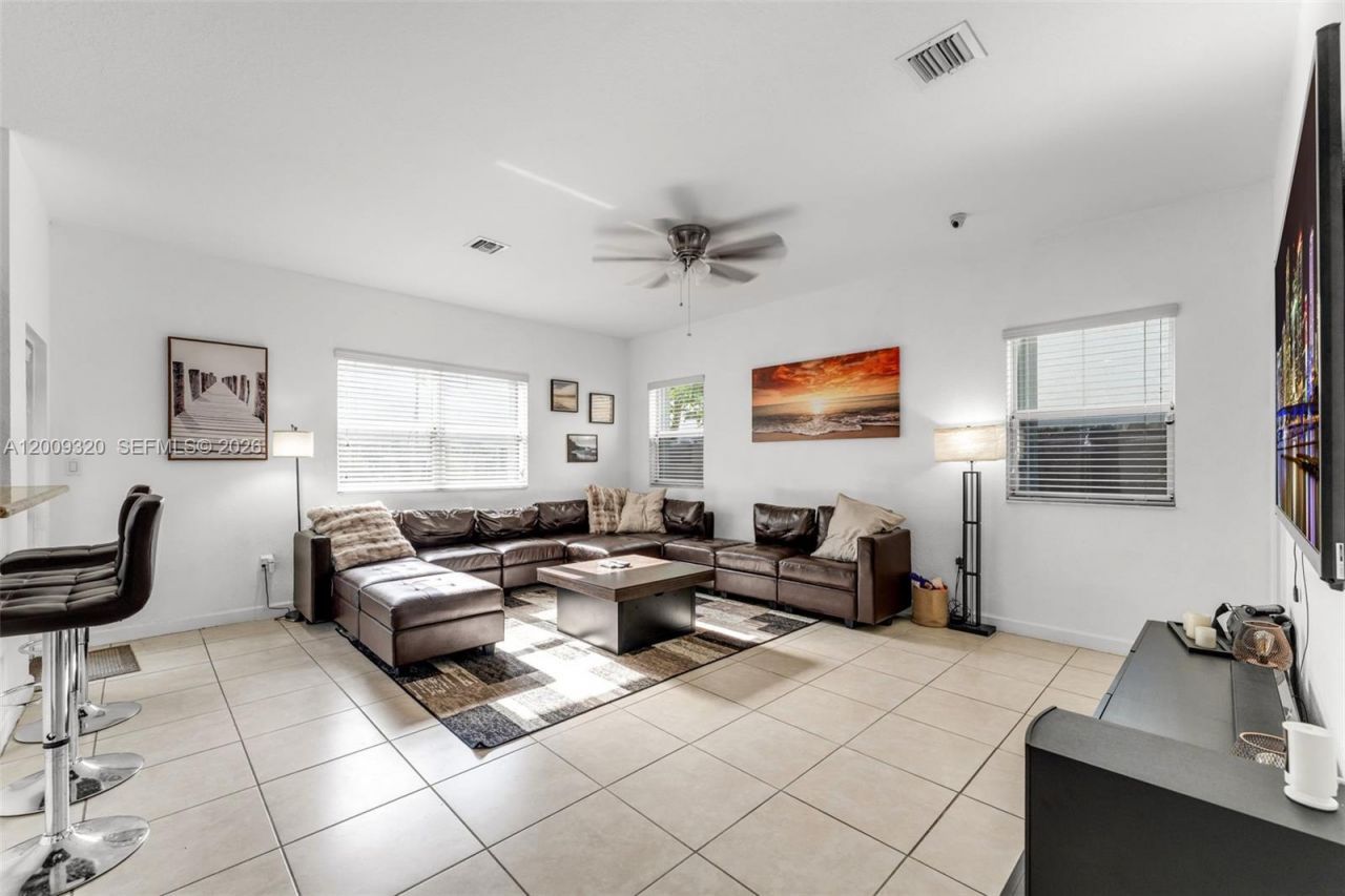 216 NE 36th Ter, Homestead, FL 33033 Photo