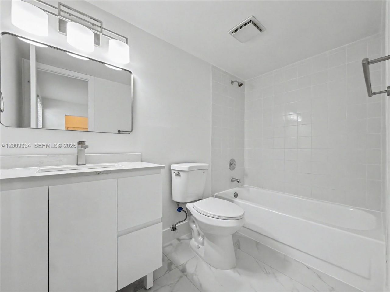 10010 NW 9th St Cir, Unit 203, Miami, FL 33172 Photo