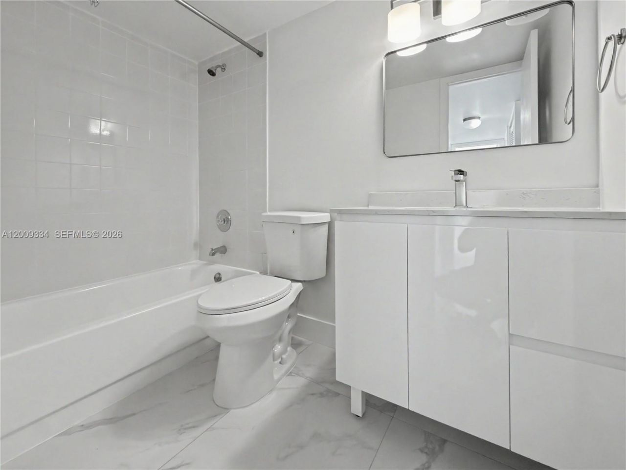 10010 NW 9th St Cir, Unit 203, Miami, FL 33172 Photo