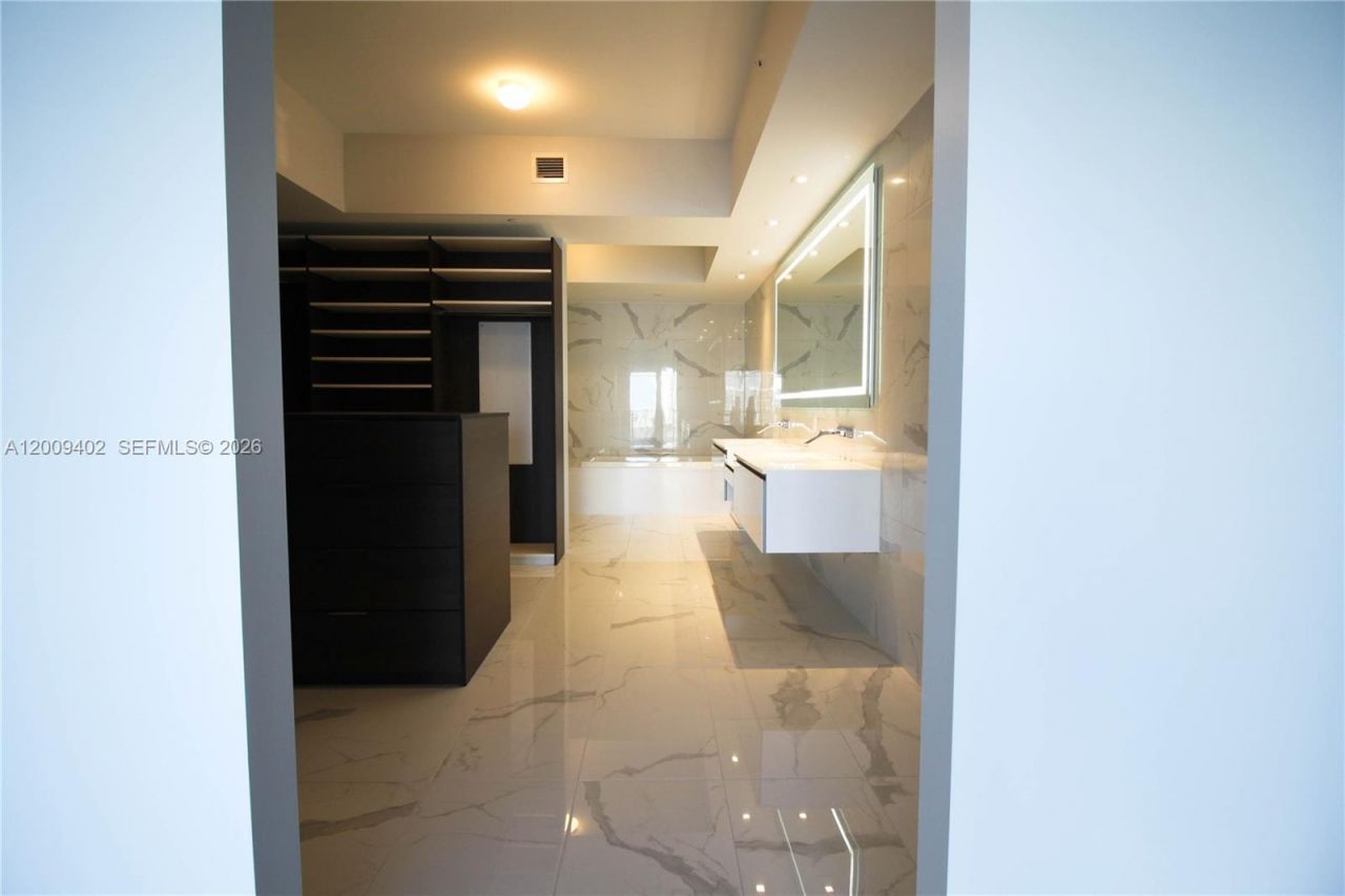 5000 Island Estates Dr , Unit 606, Aventura, FL 33160 Photo