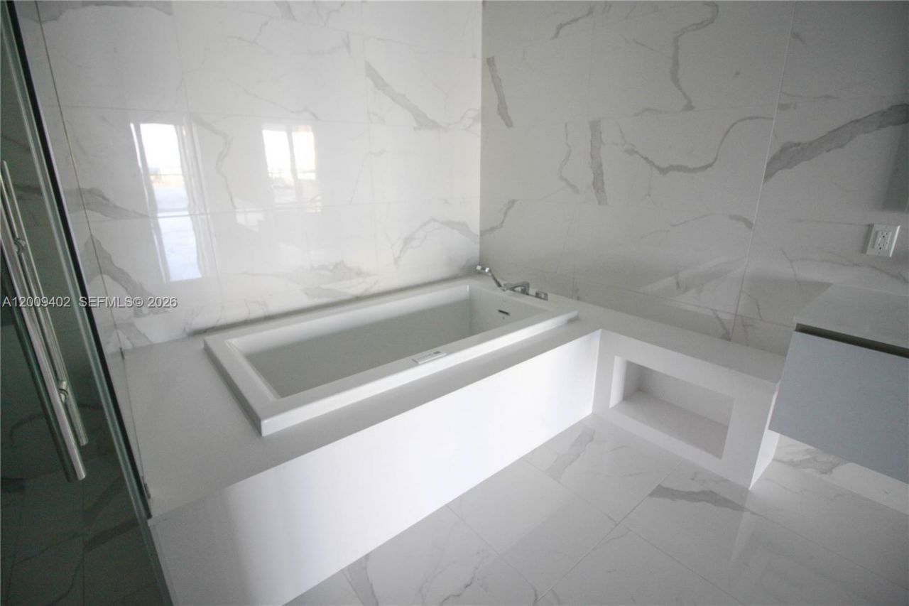 5000 Island Estates Dr , Unit 606, Aventura, FL 33160 Photo