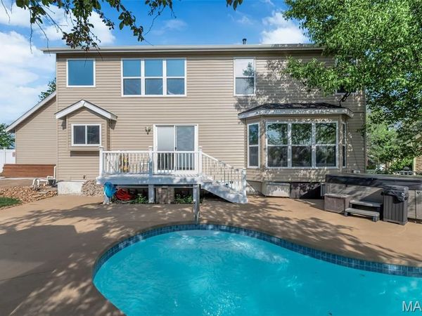 147 Foxtail Drive, St Charles, MO 63303