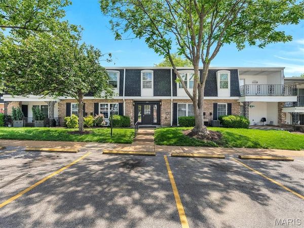 1673 Herault Place, Unit H, St Louis, MO 63125