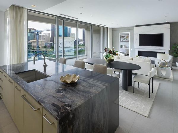 2408 Victory Park Lane, Unit 1039, Dallas, TX 75219