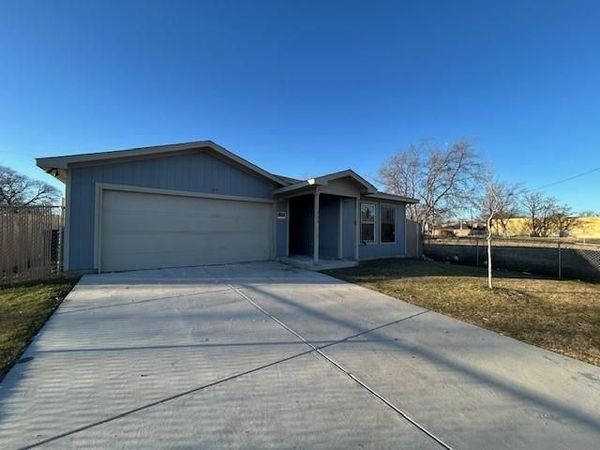 1208 E Daggett Avenue, Fort Worth, TX 76104