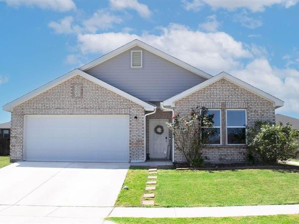 920 Avagail Avenue, Springtown, TX 76082