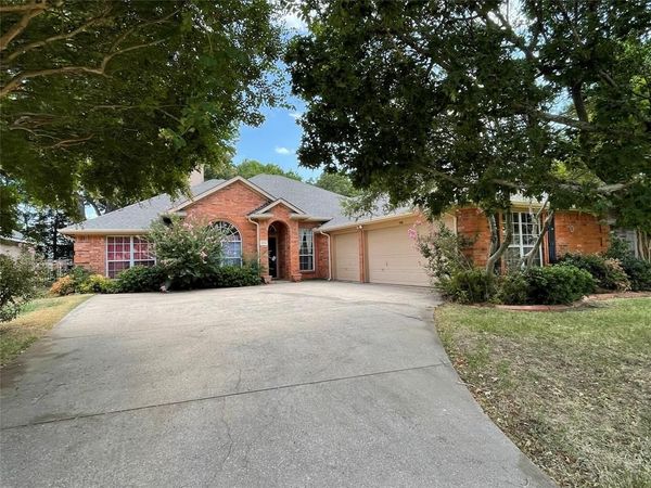 506 Baltusrol Circle, Garland, TX 75044