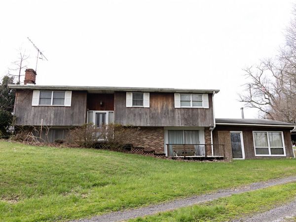 120 Buhl Rd , Evans City, PA 16033