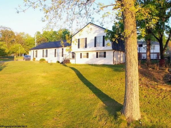 286 Eastgate Drive, Morgantown, WV 26508