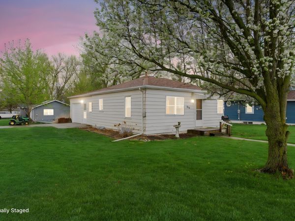 840 C Avenue, Nevada, IA 50201