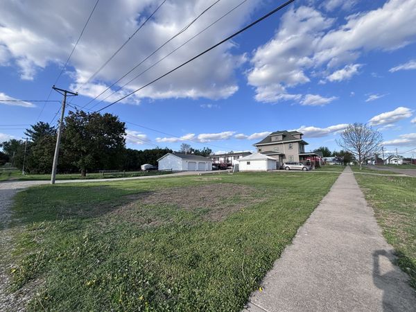 1402 4th Avenue, Belle Plaine, IA 50208