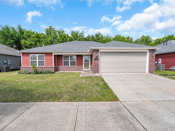 1223 S Springfield Drive , Fayetteville, AR 72704