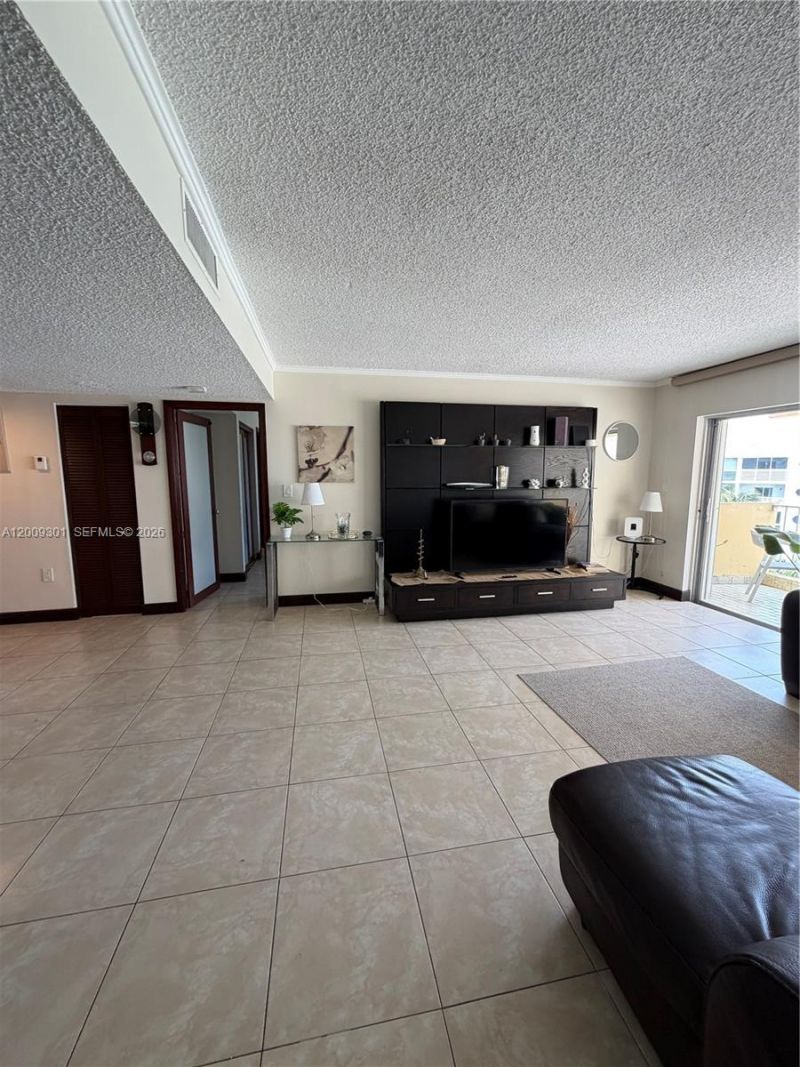 200 178th Dr , Unit 612, Sunny Isles Beach, FL 33160 Photo