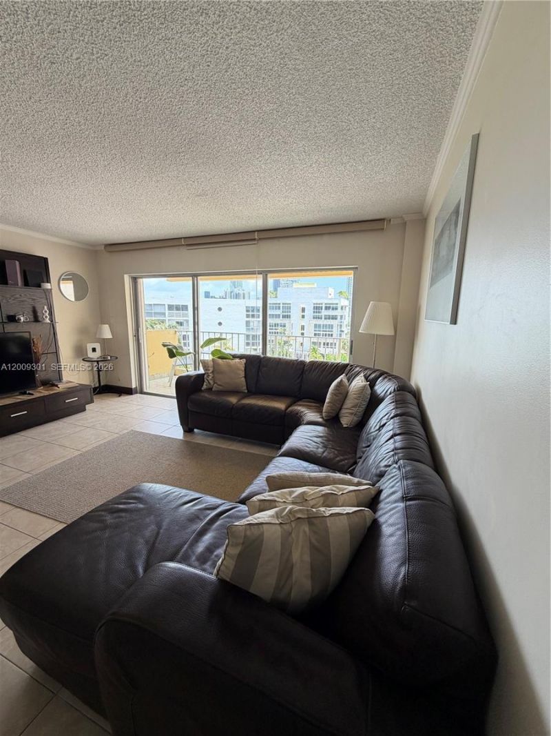 200 178th Dr , Unit 612, Sunny Isles Beach, FL 33160 Photo