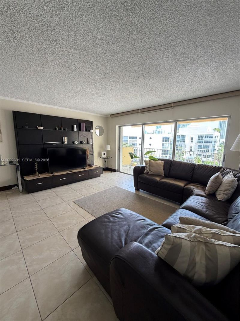 200 178th Dr , Unit 612, Sunny Isles Beach, FL 33160 Photo