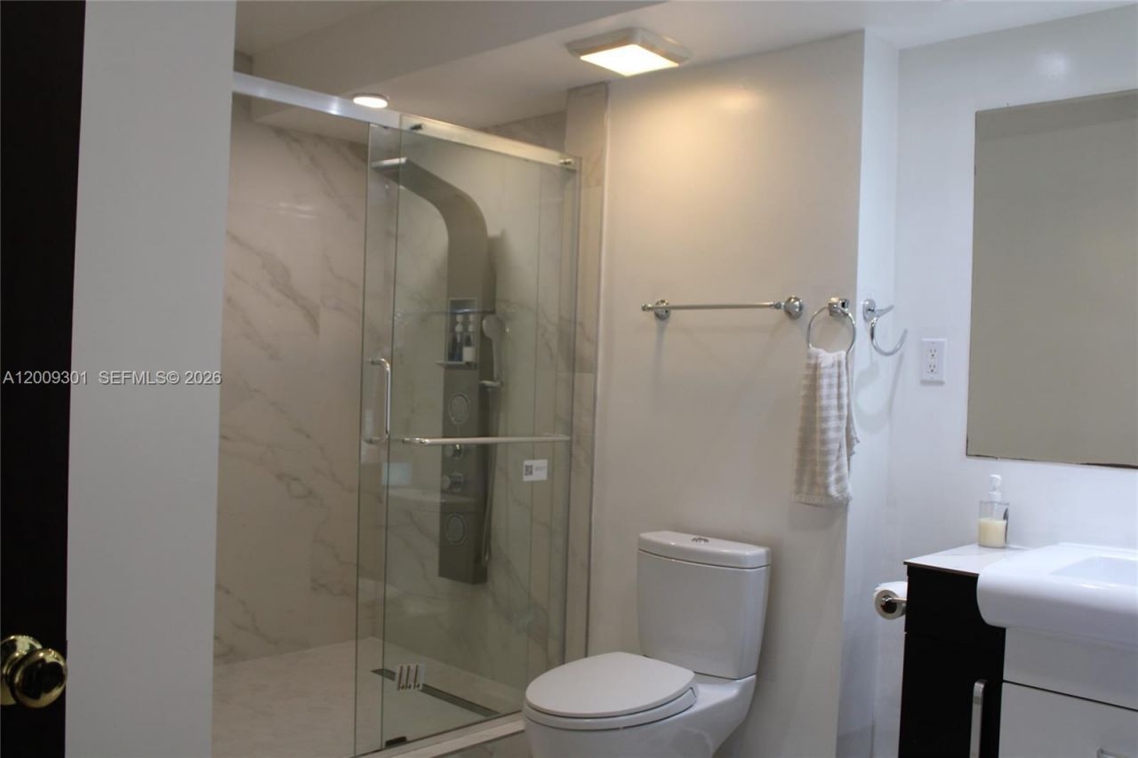 200 178th Dr , Unit 612, Sunny Isles Beach, FL 33160 Photo
