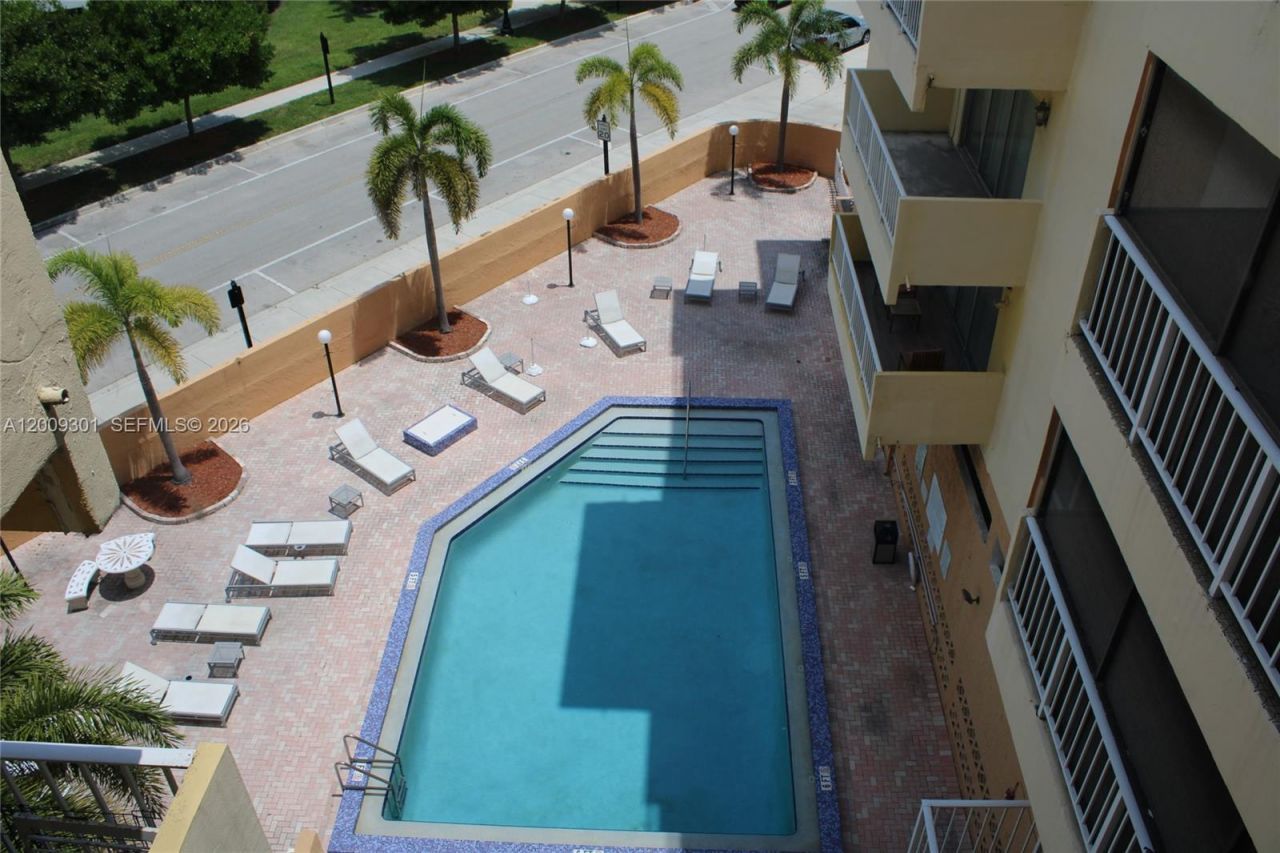 200 178th Dr , Unit 612, Sunny Isles Beach, FL 33160 Photo