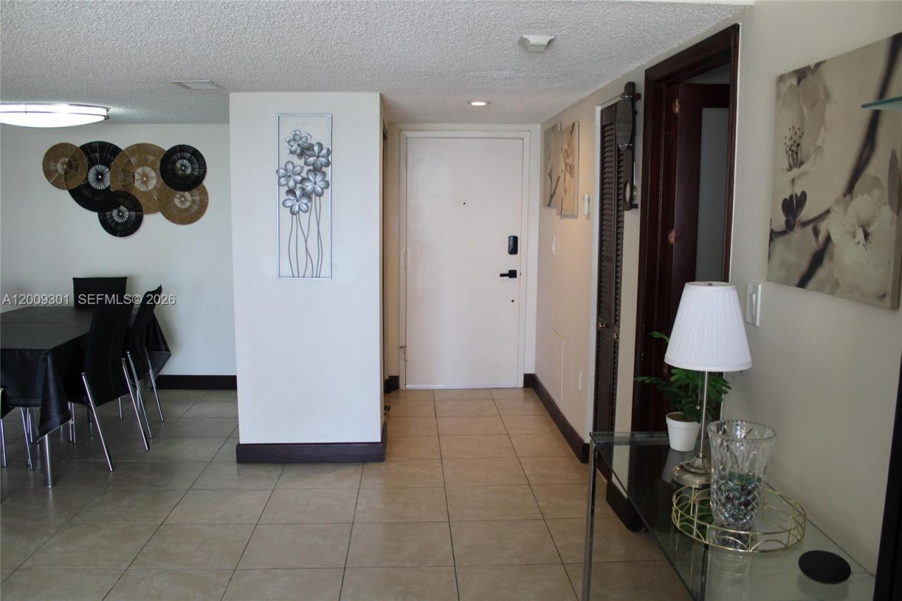 200 178th Dr , Unit 612, Sunny Isles Beach, FL 33160 Photo
