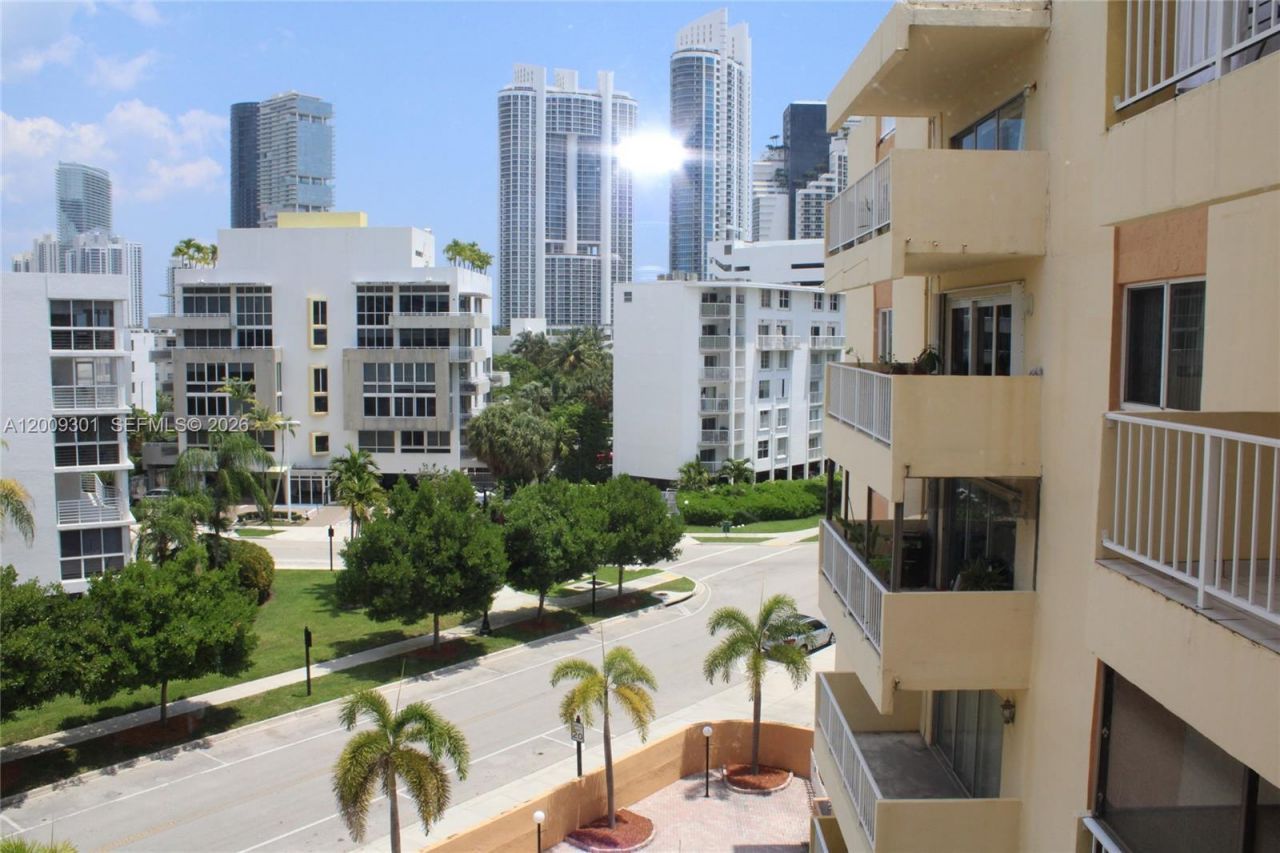 200 178th Dr , Unit 612, Sunny Isles Beach, FL 33160 Photo