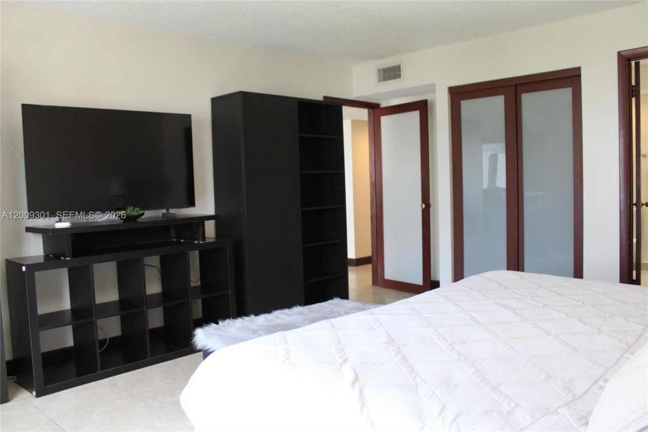 200 178th Dr , Unit 612, Sunny Isles Beach, FL 33160 Photo