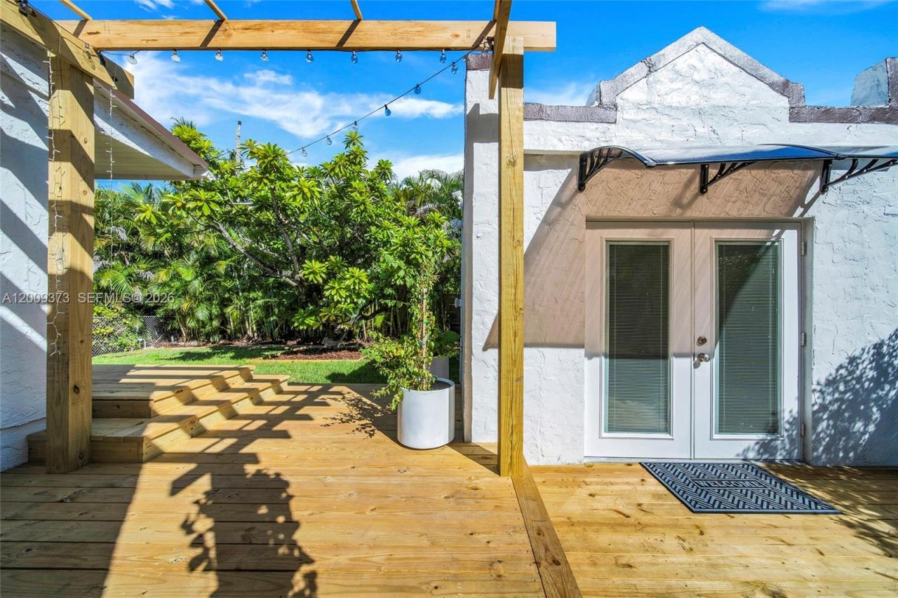 1925 SW 23rd St , Miami, FL 33145 Photo