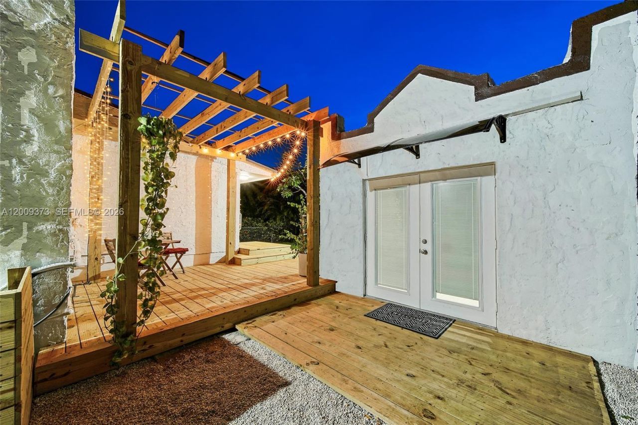 1925 SW 23rd St , Miami, FL 33145 Photo