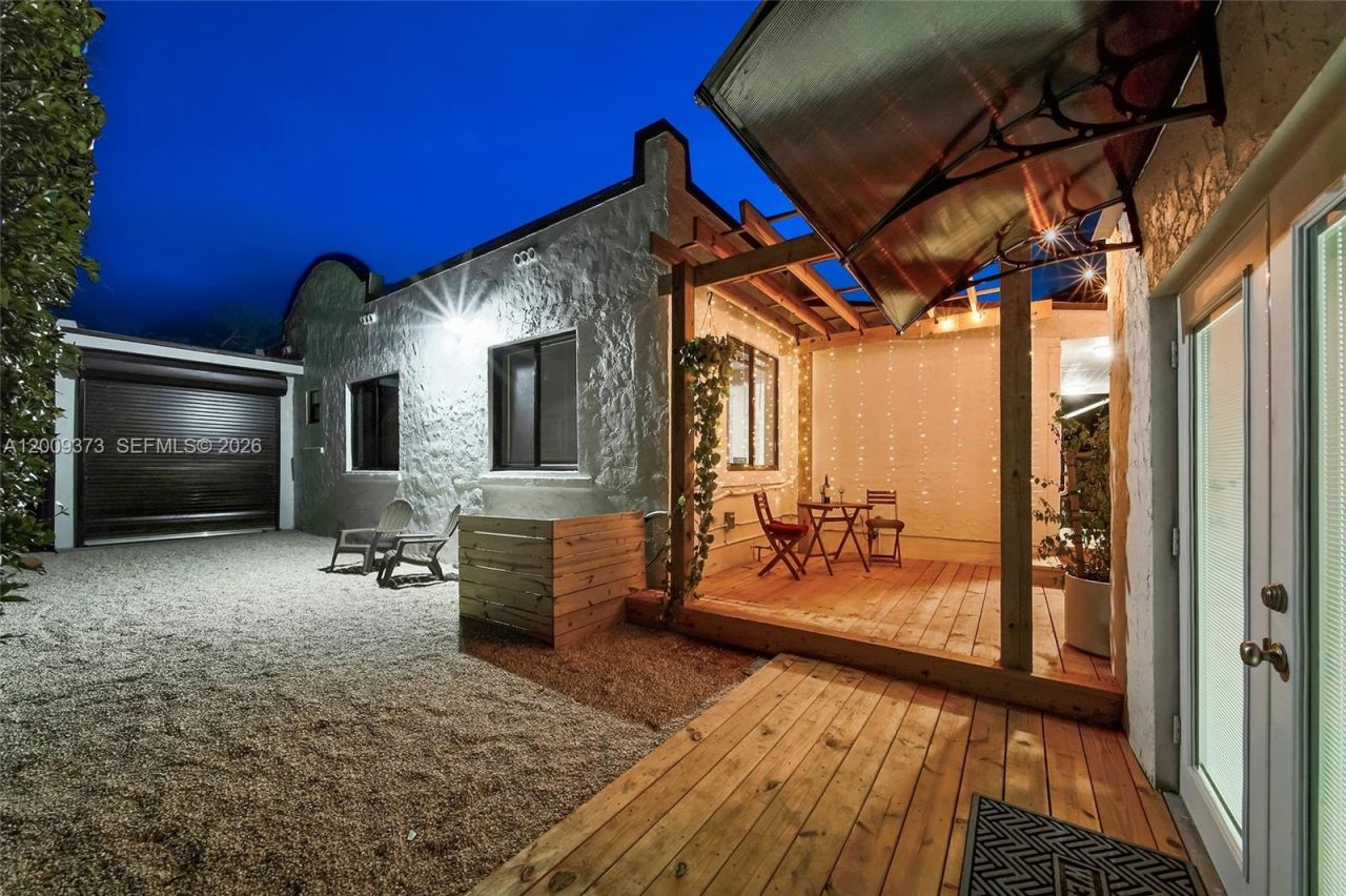 1925 SW 23rd St , Miami, FL 33145 Photo