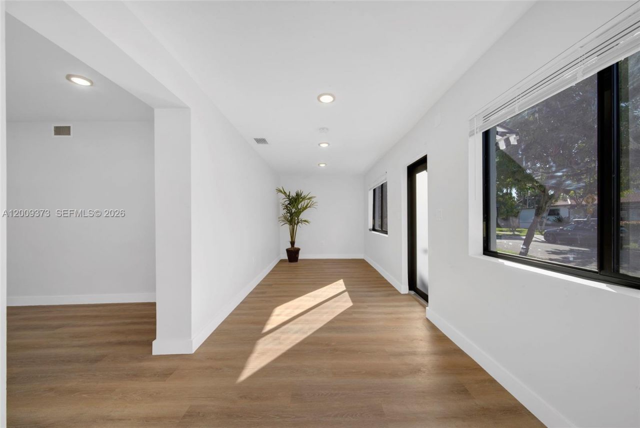 1925 SW 23rd St , Miami, FL 33145 Photo