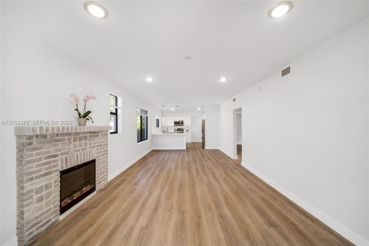 1925 SW 23rd St , Miami, FL 33145 Photo