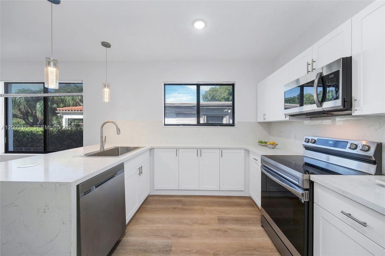 1925 SW 23rd St , Miami, FL 33145 Photo