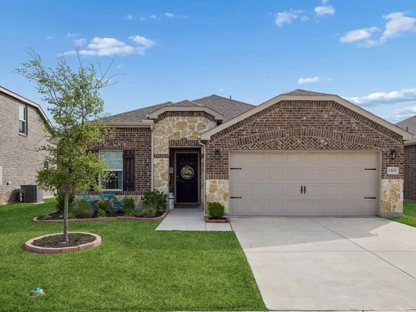 1303 Binfield Drive, Forney, TX 75126