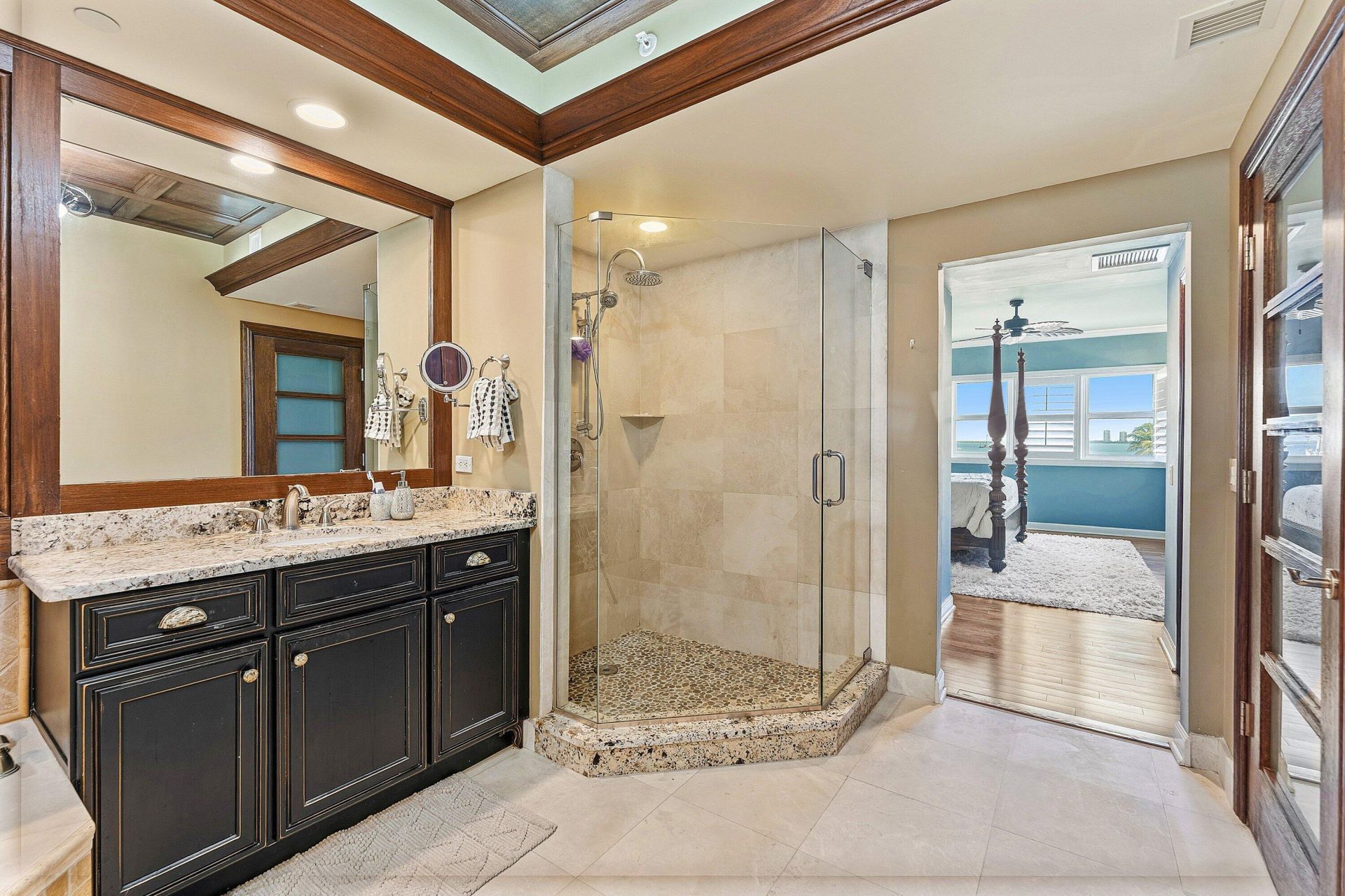 2650 Lake Shore Drive, Unit 401, Riviera Beach, FL 33404 Photo