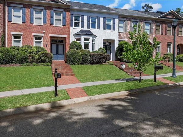 1542 Ridenour Parkway NW, Kennesaw, GA 30152