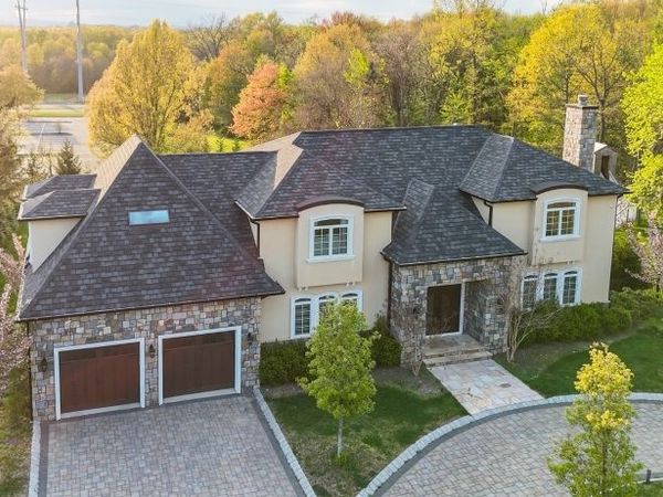 281 Beaufort Ave, Livingston, NJ 07039