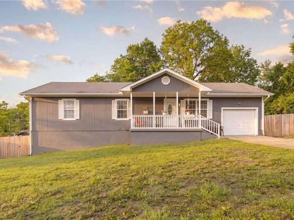 900 Oak Terrace, Knob Noster, MO 65336