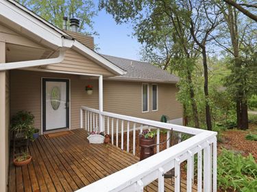 5115 Crestview Heights Court, Bettendorf, IA 52722