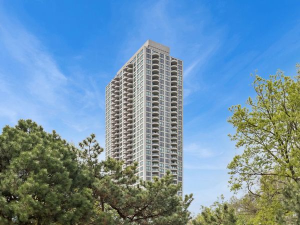 2020 N Lincoln Park West , Unit 8L, Chicago, IL 60614