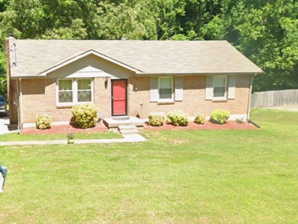 807 Pollard Rd , Clarksville, TN 37042