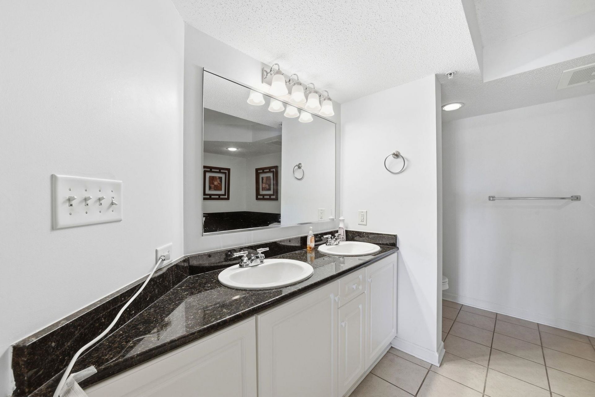 2151 Bridge View Ct. Photo 20