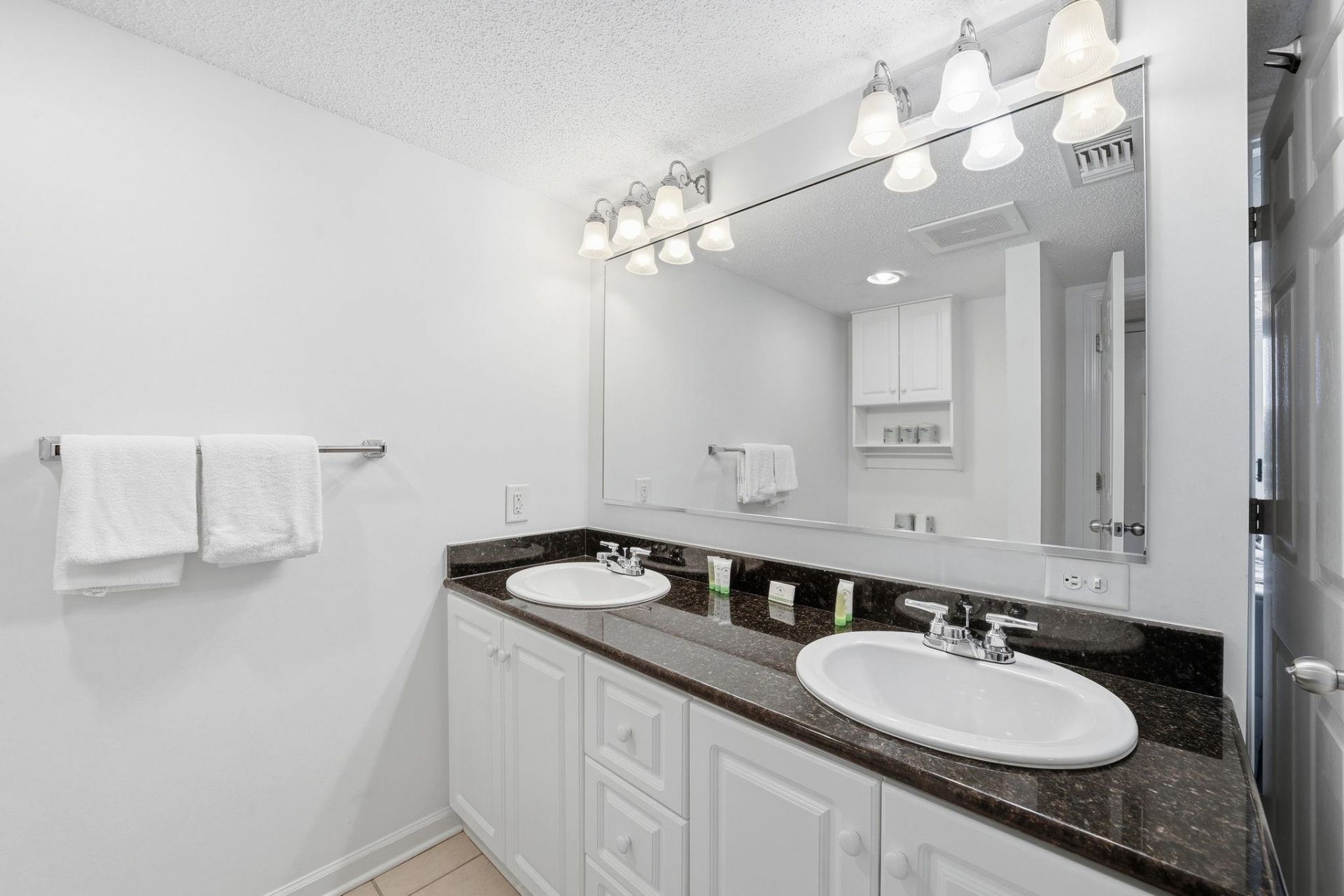 2151 Bridge View Ct. Photo 23
